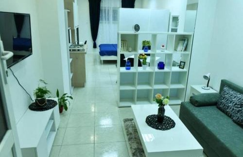 Sinj Apartamento | Charming Sinj Town Studio Apartments - Studio Apartments