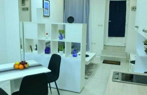 Sinj Apartamento | Charming Sinj Town Studio Apartments - Studio Apartments