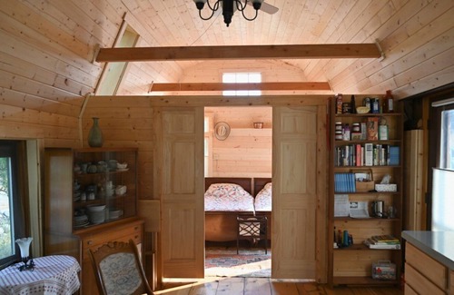 Roscoe Cabina | Charming small barn conversion with stunning East Rosebud views