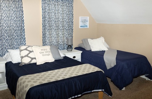 Brownstown Apartamento | Pequeño tesoro encantador de la ciudad En Brownstown