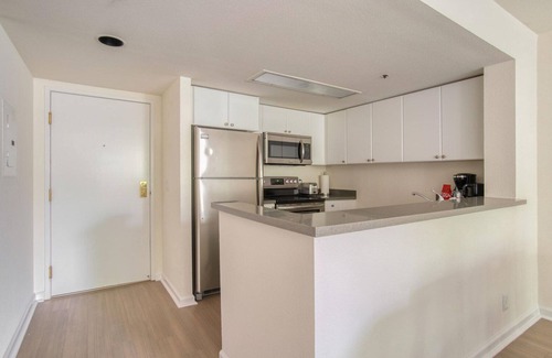 South Beach Apartamento | Charming South Beach 1BR w/ On-Site Shops & Restaurants, by Blueground