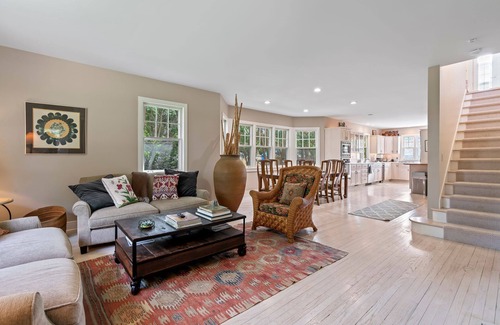 Village of Southampton Casa | Charming Southampton Village Home 4 Bedroom, 2 Bath 5 minutes from the beach
