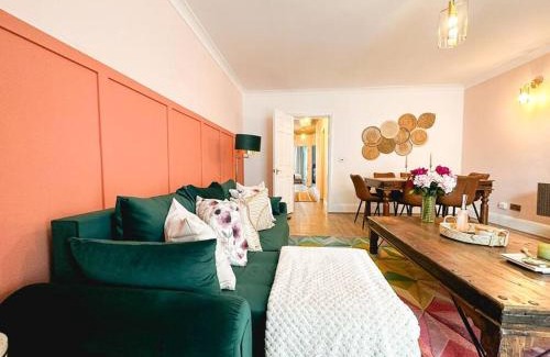 Little Venice Apartamento | Charming spacious 2BR Flat near station plus parking