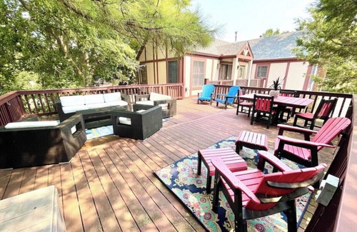 Norman Casa | Charming, spacious 4Bed/3bath; 5 min walk to OU stadium/.....STADIUM view!!