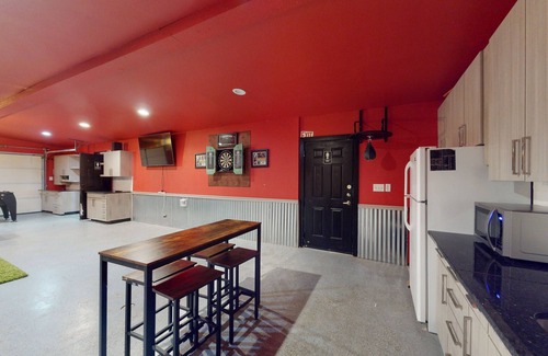 Burnet Casa | Charming spacious home with yard, game room, lake view & washer/dryer
