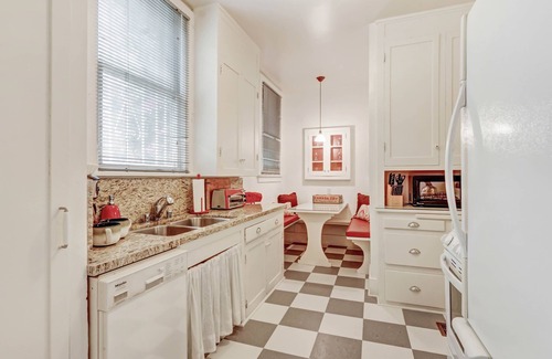 Larchmont Apartamento | Hancock Park / West Hollywood: espaciosa suite amueblada de 1 habitación