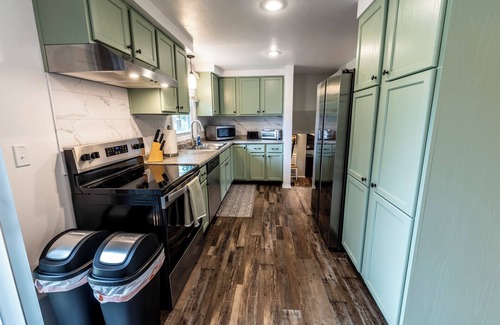 Green Bay Casa | Charming Split-Level Near Lambeau