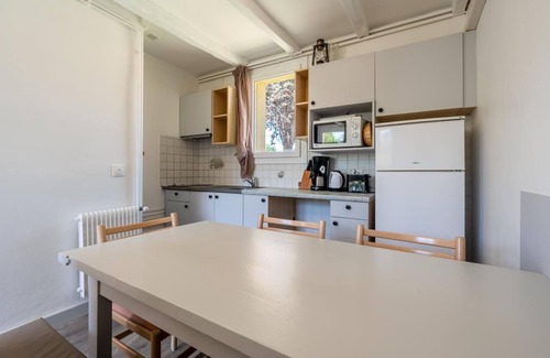 La Roque-sur-Pernes Casa | Charming Stone house in Provence