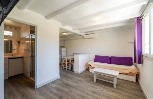 La Roque-sur-Pernes Casa | Charming Stone house in Provence