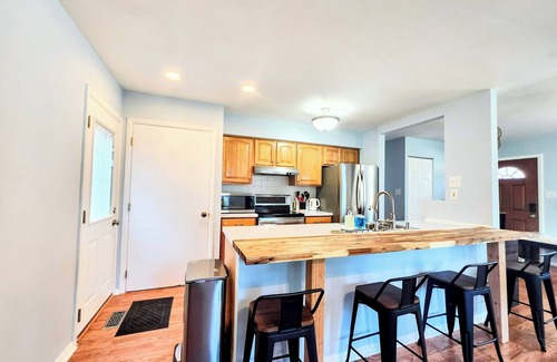 North Beach Casa | Charming Stay Near the Bay- w/Beach Passes!