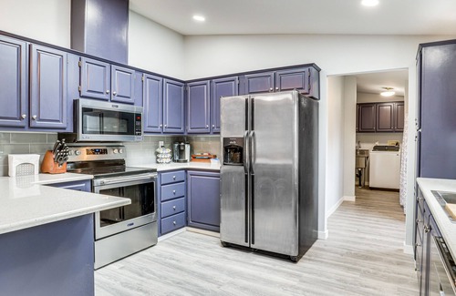 Stayton Casa | Charming Stayton Home w/ Deck + Smart TV!