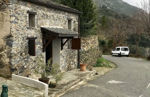 Santa-Maria-Poggio Casa | Alquilo casita encantadora en el corazón de un pueblo