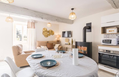 Le Val-Saint-Pere Cabaña | Casa rural reformada, 3 habitaciones, cerca de comercios, mascotas bienvenidas, con terraza y jardín