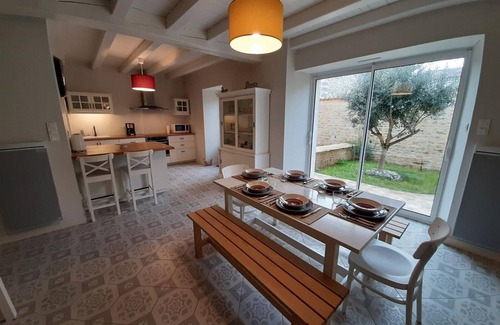 Coulonges Cabaña | Casa de Piedra con Terraza, Ideal para Familias y Pescadores, Cerca del Río Charente