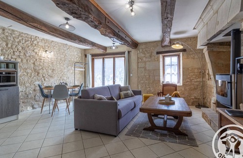 Vaudelnay Cabaña | Encantadora casa de piedra en pueblo vinícola, cerca de Saumur, con terraza privada y todas las comodidades