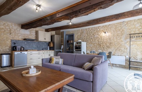 Vaudelnay Cabaña | Encantadora casa de piedra en pueblo vinícola, cerca de Saumur, con terraza privada y todas las comodidades