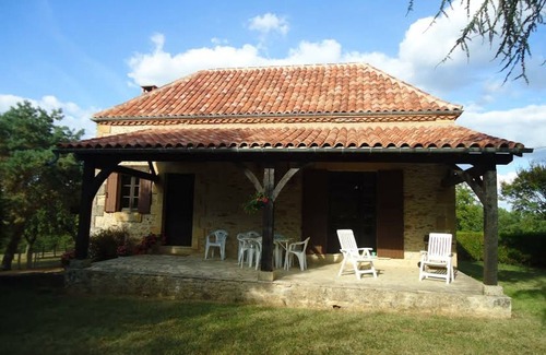 Monplaisant Cabaña | Acogedora casa rural con jardín, terraza y chimenea en el corazón del Périgord Noir