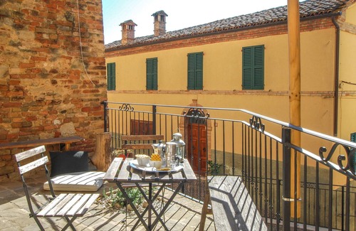 Montedinove Casa | Charming stone house with beautiful sun terrace.