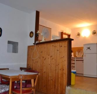 Milna (Brac) Casa | Charming Stone House in Milna 70 m² with Balcony