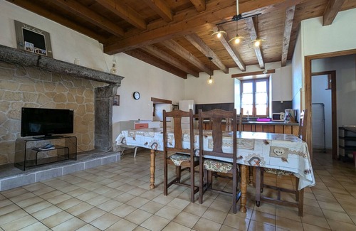 Pinols Cabaña | ¡Encantador gîte de piedra para 7 personas en Pinols, cerca de Langeac!