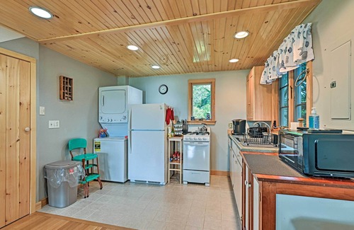 Stonington Apartamento | Charming Stonington Studio w/ Ocean Views!