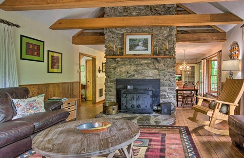 Waynesville Cabina | Charming Storybook Hideaway w/ Fire Pit & Deck!