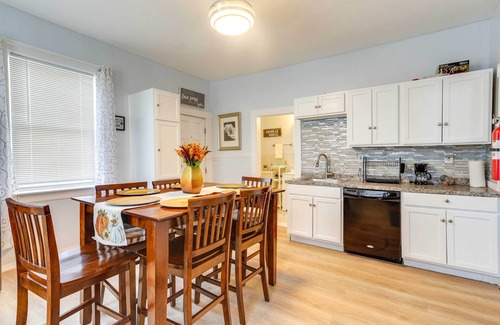 Stoughton Apartamento | Charming Stoughton Apartment: 20 Mi to Boston