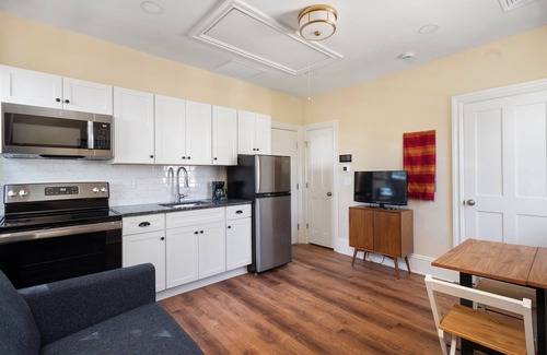 Wayland Apartamento | Charming Studio Apartment Near Brown and RISD