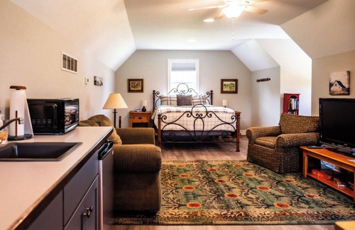Hingham Apartamento | Charming studio apartment - Perfect location for the outdoor explorer
