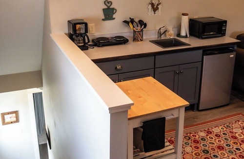 Hingham Apartamento | Charming studio apartment - Perfect location for the outdoor explorer