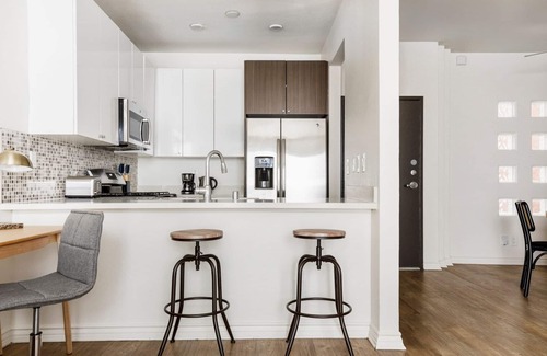 Studio City Apartamento | Charming Studio City 1BR w/ Gym, Pool & W/D, near TJ & WF, by Blueground