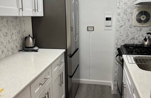 Queens Condominio | Charming studio in Forest hills Queens-near train, subway and shops