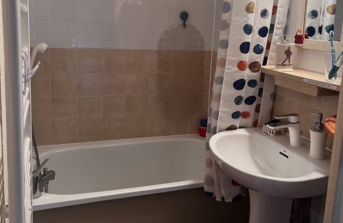 Les Rousses Apartamento | Charming studio in mid-mountain location, 1/2 ground floor, very quiet residence.