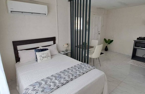 Maxwell Apartamento | Charming studio in Maxwell. Walking distance to St. Lawrence Gap and Dover Beach
