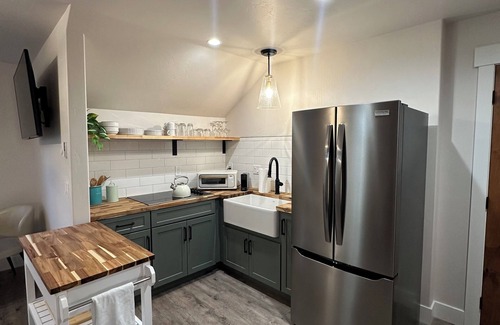 Somers Apartamento | Charming studio in peaceful Somers with WiFi, AC, great views