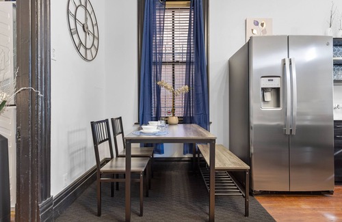 St. Louis Apartamento | Charming Studio on Cherokee Street - JZ Vacation Rentals