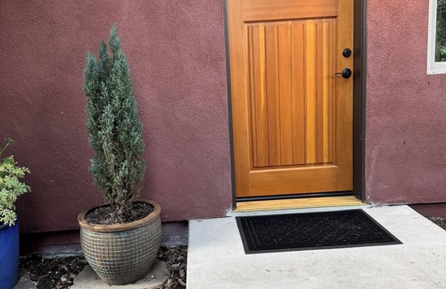 Ballard Apartamento | Charming studio w/AC & WiFi in Ballard. Centrally located in wine country.