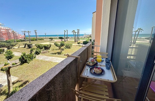 Saint-Hippolyte Apartamento | Charming Studio with sea view + direct sea access