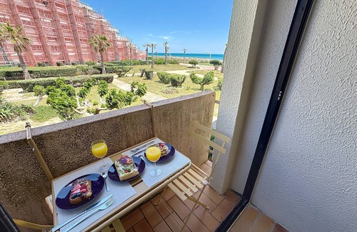 Saint-Hippolyte Apartamento | Charming Studio with sea view + direct sea access