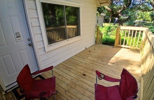 Gulfport Apartamento | Charming studio with DECK, WiFi and AC near beach in wonderful Gulfport