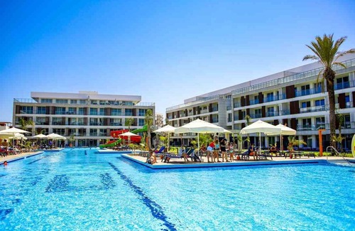 Trikomo Apartamento | Charming studio with pool, sauna, gym, airco, TV, kitchen & stylish design
