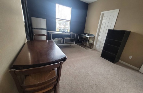 Brentwood Casa | Charming Suite: Private Bath and Kitchen