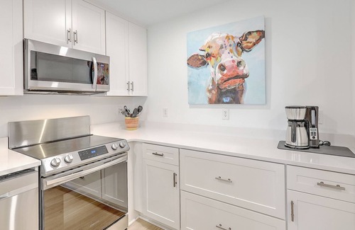Sullivan's Island Apartamento | Charming Sullivans Island Bungalow