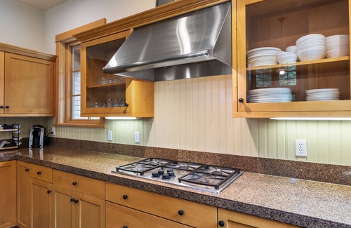Cle Elum Cabina | Charming Suncadia Cabin w/ Game Room + Hot tub