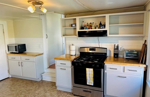 Watervliet Apartamento | Charming, Sunny and Spacious 2-bedroom Flat in Heart of Capitol Region