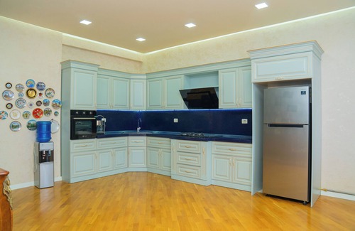 Baku Old Town Apartamento | Charming & Sunny Apartment with Balcony – Family-Friendly, Quiet, Great Location