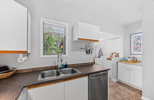 Sunnyside Casa | Charming Sunnyside Retreat | Kensington & Downtown