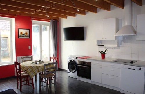 Saint-Amand-Montrond Casa | Charming town center house with garden