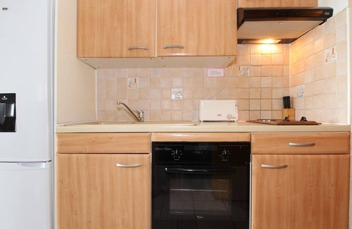 Balaruc-les-Bains Apartamento | Encantador T1 cerca de termas con aire acondicionado y logia