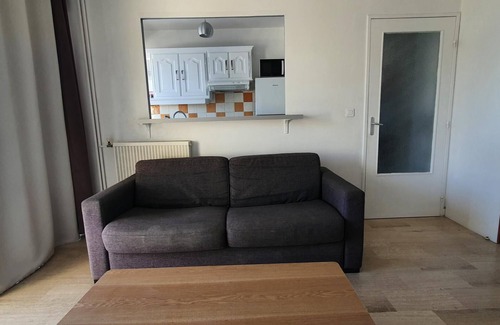 Golfe Juan Apartamento | Charming T2 48m² Balcony Sea View 4 sleeps 2min from the Beach